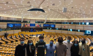 Tineri de 10 din Cluj, în vizită la Bruxelles! Gazdă le-a fost europarlamentarul Daniel Buda