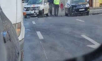 Accident cu o mașină de poliție în Piața Avram Iancu