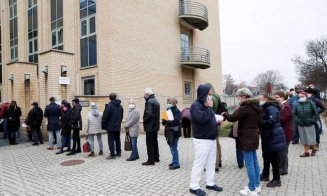 Cozi la vaccinare anti-COVID în Ungaria. Cum merge imunizarea în România