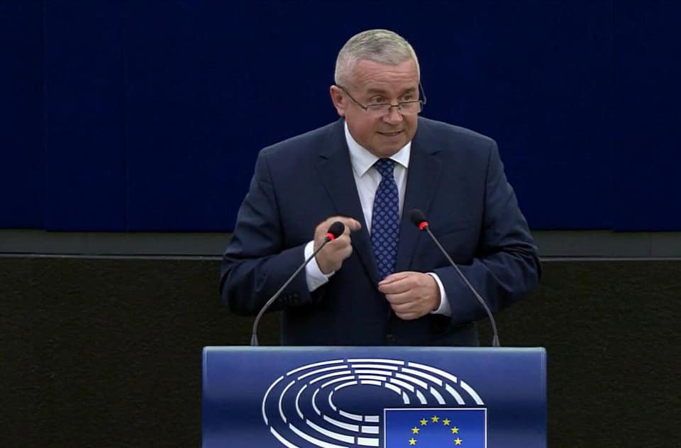 Daniel Buda, intervenție în Parlamentul European: „PAC-ul le va permite fermierilor europeni dezvoltarea și modernizarea fermelor”