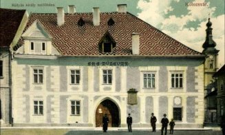 CASA MATEI CORVIN – Unul dintre cele mai vechi monumente istorice din Cluj-napoca. Edificiul reprezintă o tranziție de la stilul gotic la cel renascen