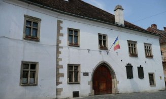 CASA MATEI CORVIN – Unul dintre cele mai vechi monumente istorice din Cluj-napoca. Edificiul reprezintă o tranziție de la stilul gotic la cel renascen