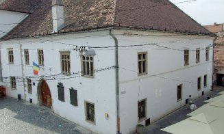 CASA MATEI CORVIN – Unul dintre cele mai vechi monumente istorice din Cluj-napoca. Edificiul reprezintă o tranziție de la stilul gotic la cel renascen