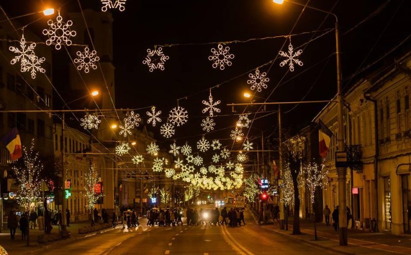 Iluminatul festiv va fi pornit deseară la Cluj-Napoca. Licurici în Iulius Parc