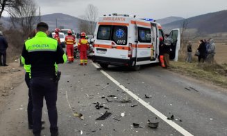 Accident MORTAL lângă Gherla. O mașină a intrat într-o camionetă/ Șoferul camionetei era băut