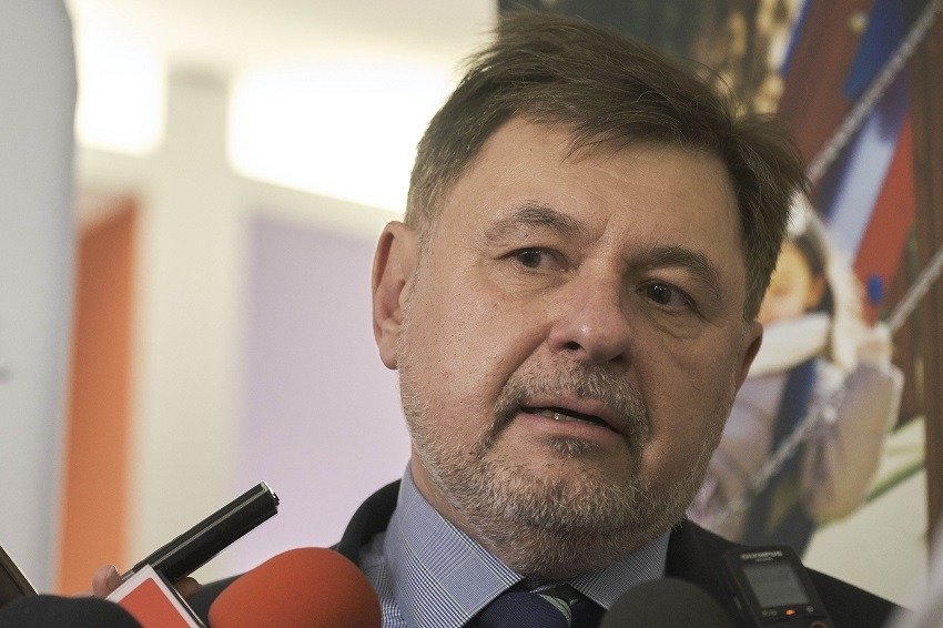 Ce spune ministrul Sănătății despre testarea tuturor persoanelor care călătoresc în spaţiul UE