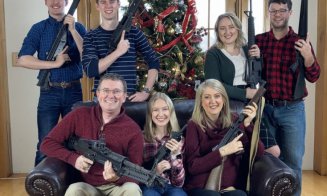 Crăciun cu arsenal militar. Elevul din Michigan care şi-a ucis mai mulţi colegi primise o armă, cadou de Crăciun, de la părinți