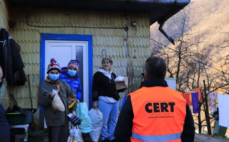 Sute de cadouri pentru 150 de familii din Apuseni. Asociația CERT îl aduce pe Moș Crăciun în casele nevoiașilor din zona montană