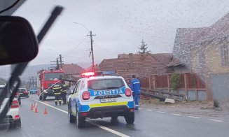 Accident Cluj: O mașină a dărâmat un stâlp la Nădășelu