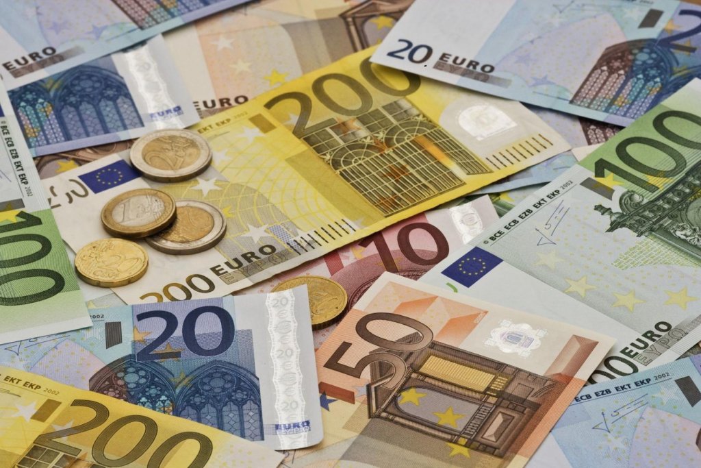 Microîntreprinderile vor avea prag de încadrare de 500.000 de euro din 2022