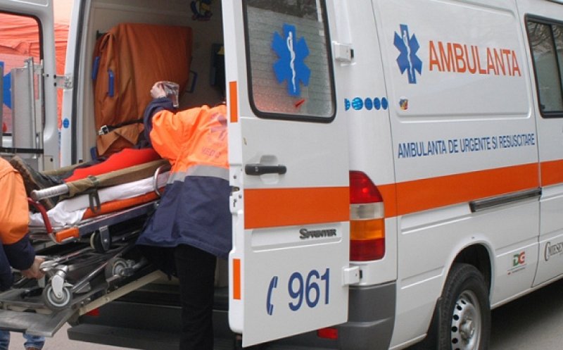 Impact frontal între două autoturisme, la Cluj.  Un minor a fost rănit în accident