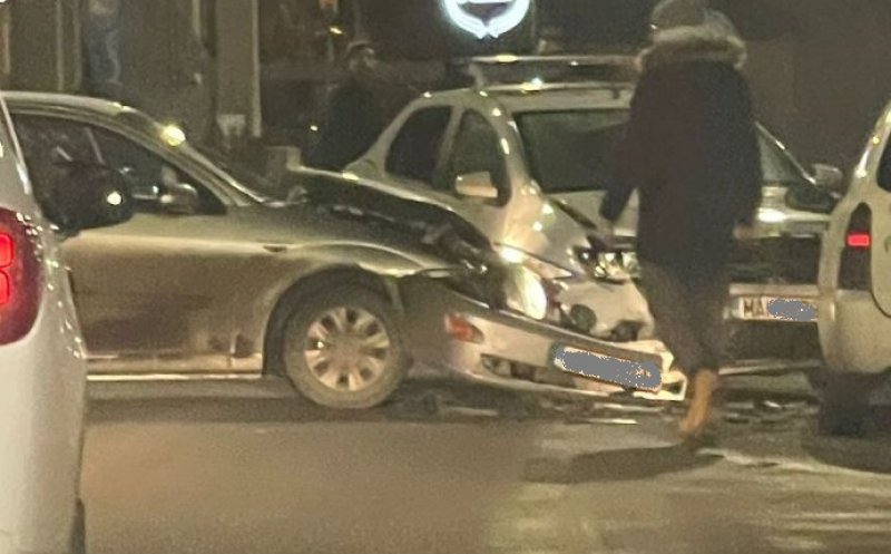 ACCIDENT în Câmpia Turzii: A lovit în plin chiar maşina Poliţiei şi a proiectat-o într-un autovehicul de pe sensul opus
