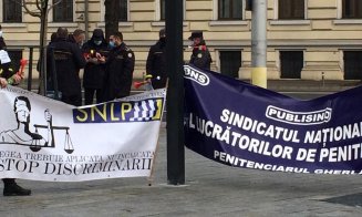 Polițiștii, angajații din penitenciare și militarii rezerviști protestează joi în fața Prefecturii Cluj