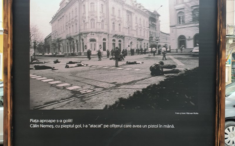 Împotriva uitării: Expoziție cu imagini de la Revoluției din Decembrie 1989, în centrul Clujului