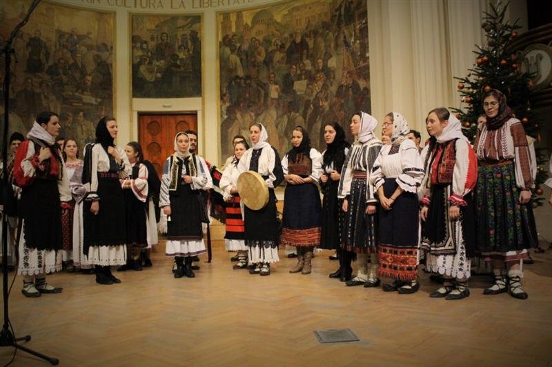 Obiceiuri și tradiții de Crăciun.  Cum sărbătoresc românii ziua Nașterii Domnului