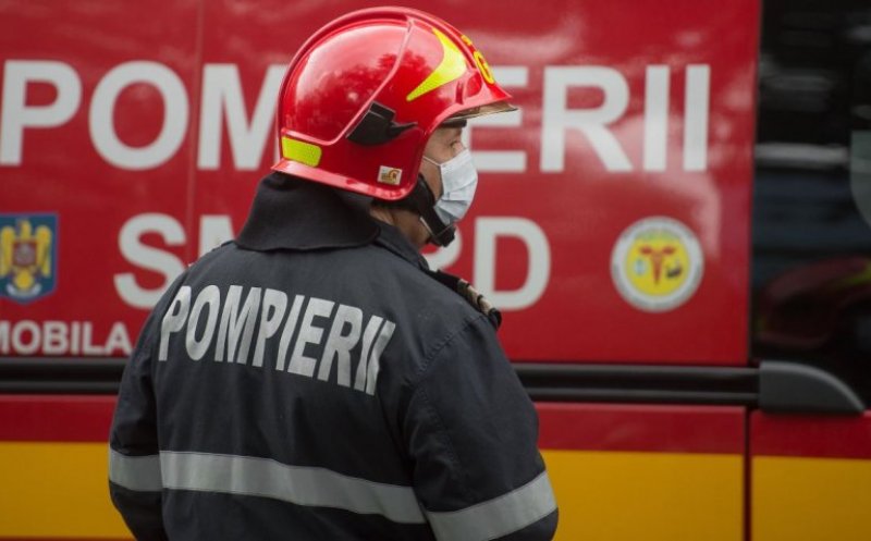 INCENDIU în Cluj-Napoca, pe Aleea Clăbucet. Locatarii s-au auto-evacuat până la sosirea pompierilor