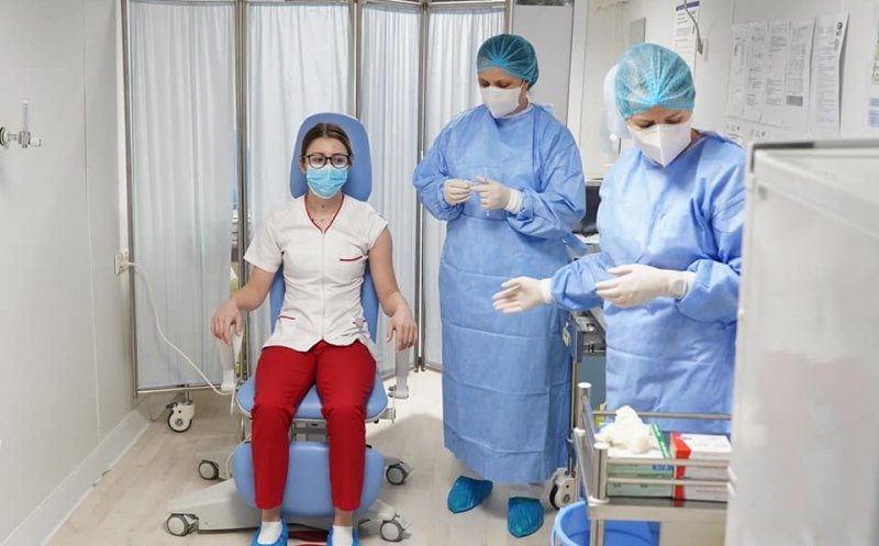 Un an de vaccinare anti-Covid în România. Asistenta Mihaela Anghel a fost primul român vaccinat