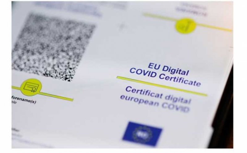 Modificări pe certificatele COVID. Cine trebuie să-și genereze din nou documentul