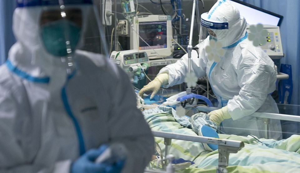 Câți dintre cei care au murit de COVID în ultima săptămână erau vaccinați/Clujul, în TOP la decese