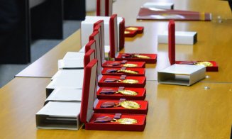 Pompierii clujeni care au participat la stingerea incendiilor din Grecia au fost decorați: „Sunt o mândrie pentru România”