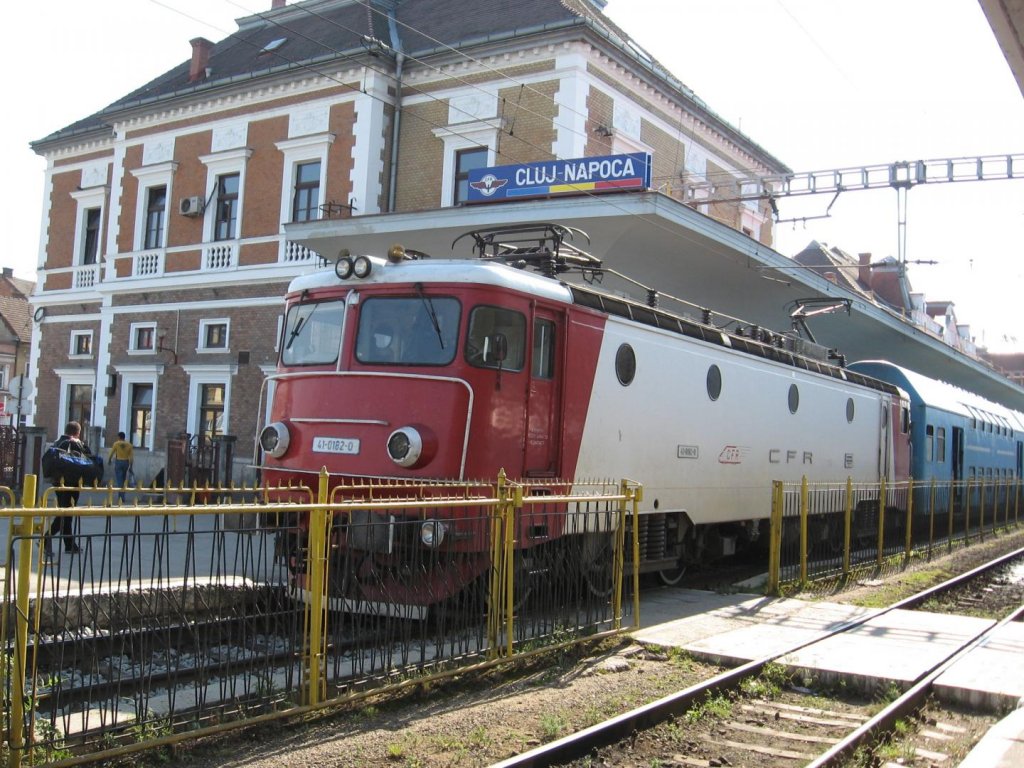 3 miliarde lei pentru primele două tronsoane din modernizarea căii ferate Cluj–Episcopia Bihor: trenurile vor circula cu 120 - 160 km/h