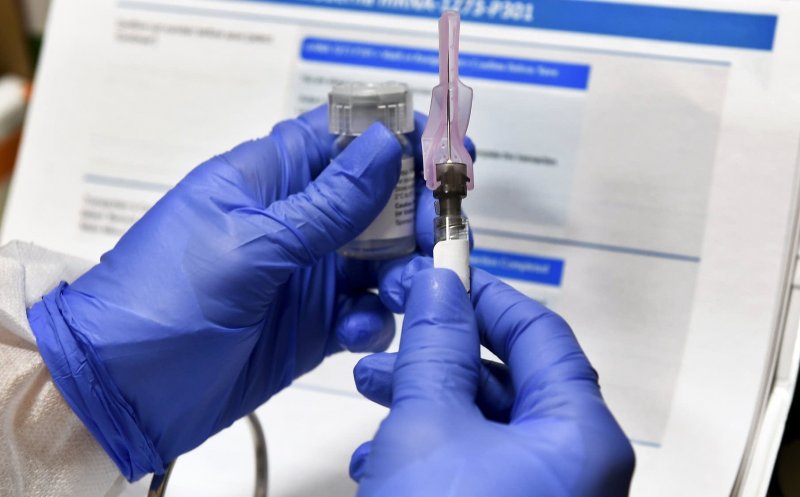 STUDIU: Omicron ar putea fi neutralizat printr-o doză booster