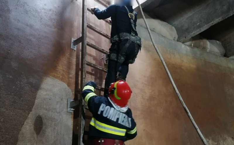 Intervenție de urgență la Cluj. Un bărbat a căzut într-un rezervor gol