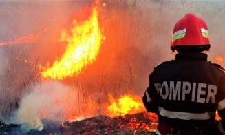 Incendiu în localitatea clujeană Dângău Mic. Pompierii au salvat o femeie de 70 de ani