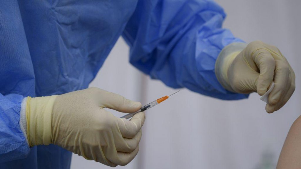 Intensificarea activităţilor de informare şi vaccinare în comunităţile rurale cu ajutorul caravanelor