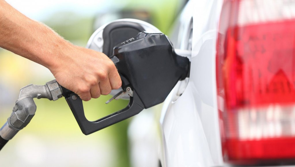 Benzina și motorina s-au scumpit, în ianuarie, cu 5%. Prețul este mai mare cu 30% față de anul trecut