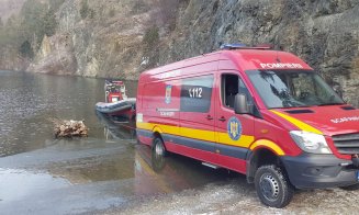 Mașina căzută în Tarnița. Au fost găsite trupurile a două persoane
