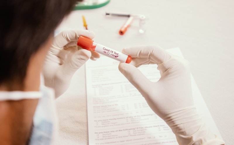 Vaccinați vs nevaccinați. Procentul îmbolnăvirilor COVID de săptămâna trecută
