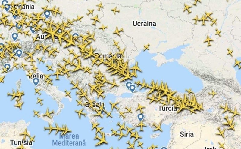 Trafic aerian intens deasupra României. Avioanele evită zona Mării Negre și Ucraina unde rușii desfășoară exerciții