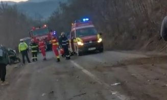 Accident GRAV la Cluj: Impact între două mașini în Băișoara/ O persoană a murit