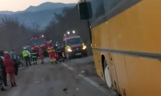 Accident GRAV în Băișoara. Mai mulți răniți, printre care doi copii/ O persoană a murit