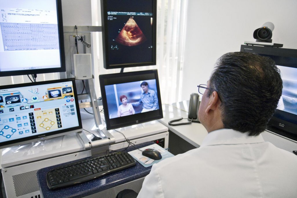 Start-up-uri de urmărit în 2022: Synaptiq, compania din Cluj care găsește tumori în câteva minute cu ajutorul inteligenței artificiale
