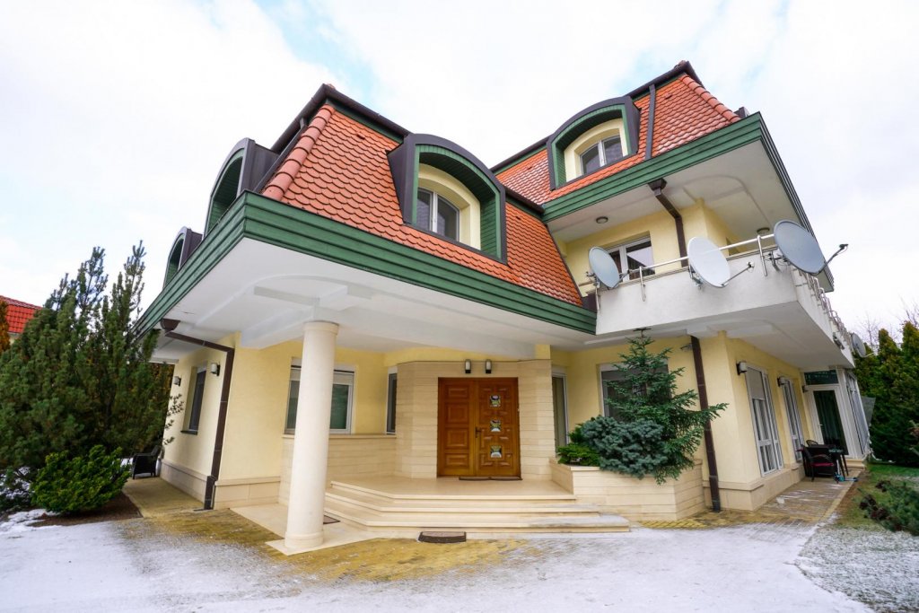 Vila high living, de 2 milioane euro, scoasă la vânzare în Cluj-Napoca este a lui Paszkany. A locuit aici cu Anamaria Feher