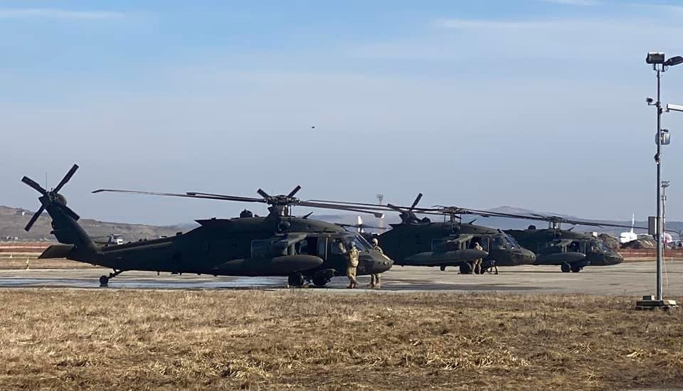 Patru elicoptere americane de luptă Blackhawk au aterizat la Cluj
