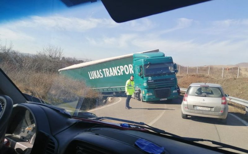 Centura Grigorescu-Florești, blocată de un TIR