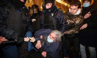 Putin a scos în afara legii demonstrațiile anti-război și a arestat deja aproape 6.000 de protestatari ruși