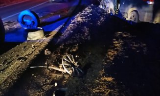 ACCIDENT în Cluj: S-a intervenit cu descarcerarea. Doi copii şi doi adulţi au ajuns la spital