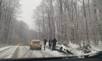 A revenit iarna la Cluj: "Evitaţi Făget, Sălicea, Ciurila e patinoar!" Accident la Sf. Ion