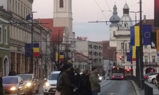 De ce steagul Ucrainei a fost arborat în centrul Clujului în locul drapelului României