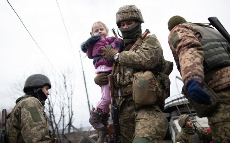 Ucraina acuză Rusia că blochează coridorul umanitar din Mariupol: "Crimele ocupanților nu vor rămâne nepedepsite!"