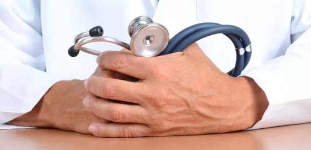 O clinică anunță că suspendă gratuitatea pentru refugiați: Majoritatea au apelat la noi din mașini de lux și pentru tranzit, nu pentru control