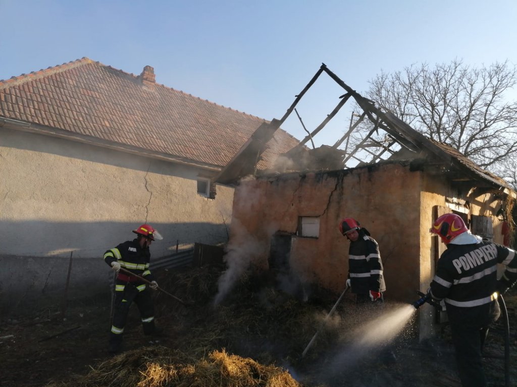 Încă un incendiu în Cluj. Un tânăr a suferit arsuri