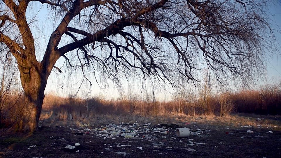 Promisiune restantă - bariere la drumul auto din Parcul Est
