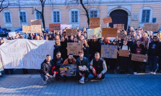 Studenții au protesta la Cluj împotriva deciziei de a reveni la facultate de la o zi la alta: "Fizic în teorie, dar fără bani de chirie"