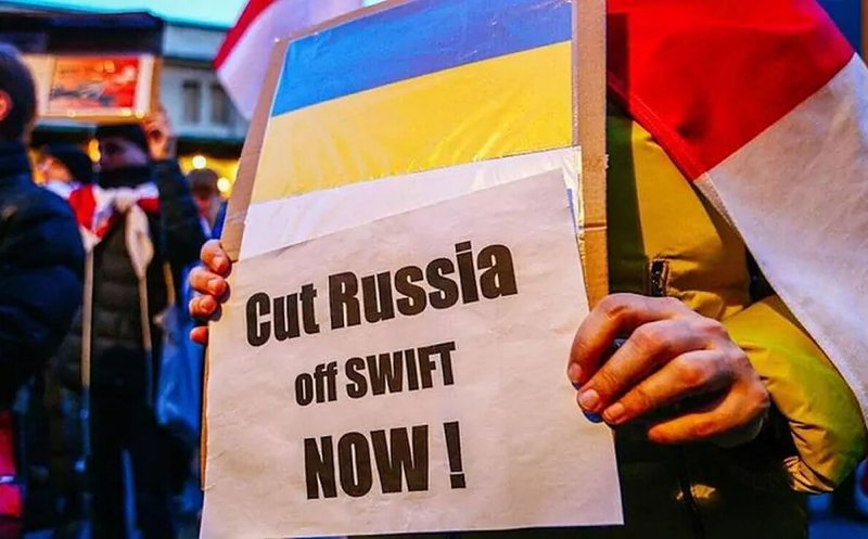 Rareș Bogdan: Rusia a fost scoasă din SWIFT