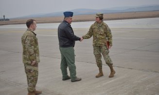 General maior american, în vizită la Baza Aeriană de la Câmpia Turzii